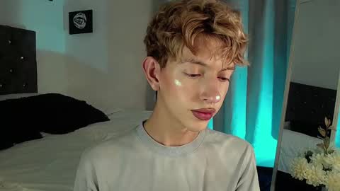 Snapshot of kyle__cooper chatting on December 28, 5:12 am Kyle Cooper online show from December 28, 5:12 am