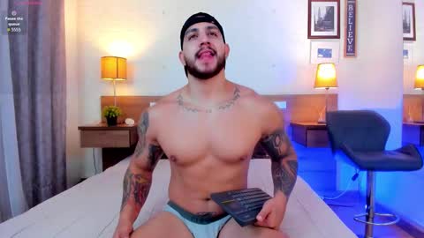 kylenorth_ online show from September 11, 11:43 am