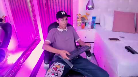 Kyle online show from June 28, 4:07 am