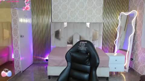kyler_tay online show from June 28, 11:49 am