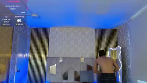 kyler_tay online show from July 6, 11:51 am
