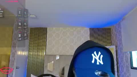 kyler_tay online show from July 11, 11:46 am