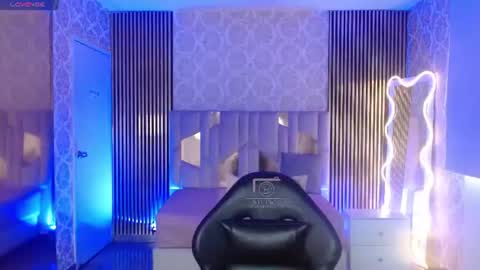 kyler_tay online show from July 12, 11:45 am
