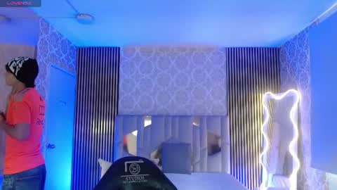 kyler_tay online show from July 15, 11:48 am