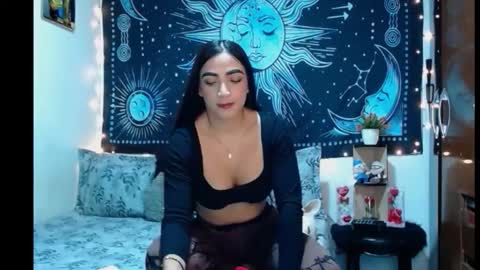 kylie online show from April 22, 9:16 pm