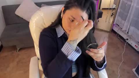 kylie online show from February 10, 1:48 pm