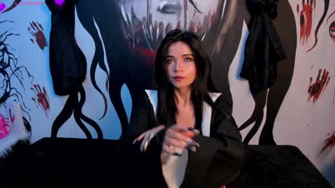 Snapshot of kylie_foxx1 chatting on December 4, 12:41 am submissive demon Please help me to reach 500 thumbs up online show from December 4, 12:41 am