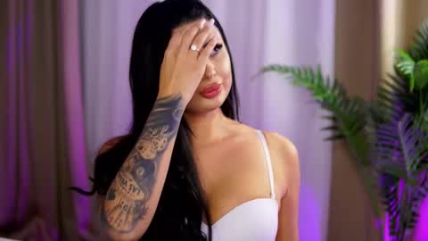 Kylie online show from February 3, 2:53 am