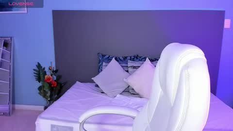 Kylie Reyes  online show from March 6, 8:27 pm