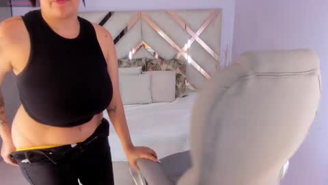 Kylie Reyes  online show from March 12, 7:31 pm