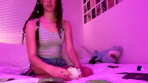 Snapshot of kylieexoxoxo2432 chatting on February 18, 2:59 am Kylie online show from February 18, 2:59 am