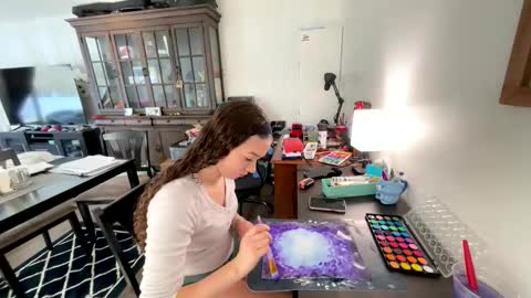 Snapshot of kylieexoxoxo2432 chatting on February 12, 7:53 pm Kylie online show from February 12, 7:53 pm