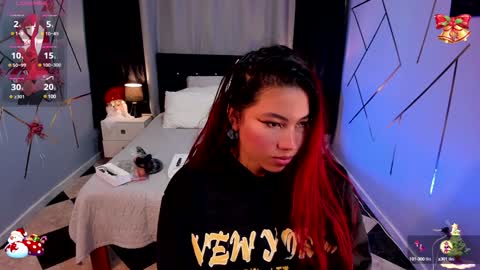 Snapshot of kyliejennerr_1 chatting on December 9, 11:47 am Kylie online show from December 9, 11:47 am