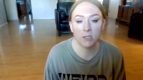 kylieredd online show from May 7, 12:38 am