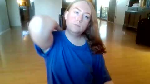 kylieredd online show from May 14, 1:45 am