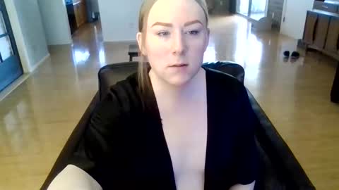 kylieredd online show from May 24, 9:53 pm
