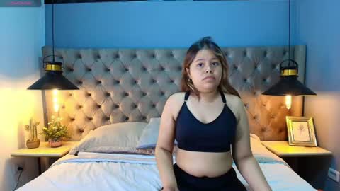 Snapshot of kyliesweett chatting on July 17, 2:24 pm kyliesweett online show from July 17, 2:24 pm