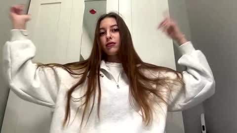 Snapshot of kymberlyrosenlof chatting on March 4, 3:01 am Selena online show from March 4, 3:01 am