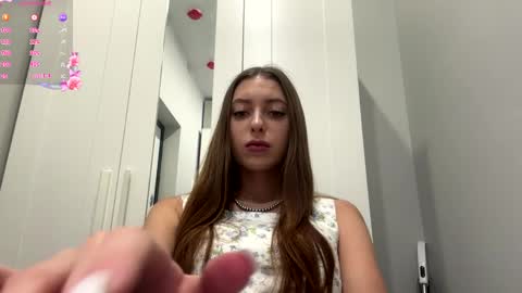 Snapshot of kymberlyrosenlof chatting on April 10, 10:20 am Selena online show from April 10, 10:20 am