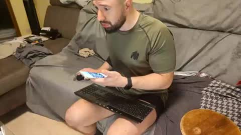 Snapshot of kynxxx chatting on June 14, 2:24 am Hornyman online show from June 14, 2:24 am