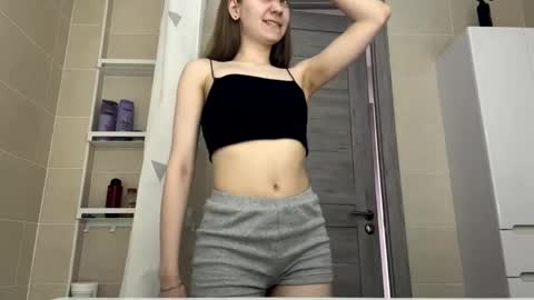 Snapshot of kyragraise chatting on May 31, 2:46 pm Kira online show from May 31, 2:46 pm