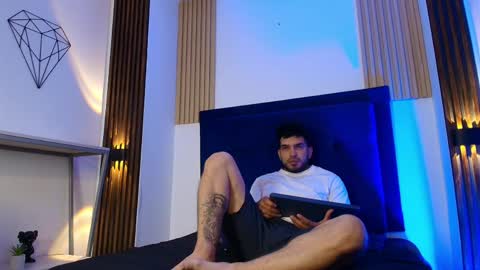 Snapshot of kyro_blaze chatting on May 30, 10:56 am Kyro Blaze online show from May 30, 10:56 am