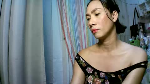 kyutshyne online show from February 4, 2:07 am