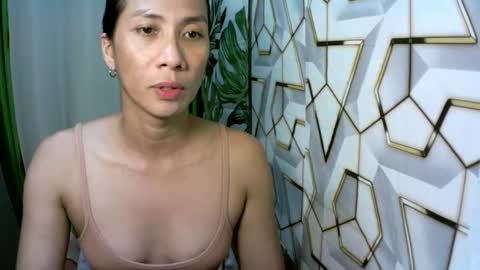 kyutshyne online show from April 2, 10:07 pm