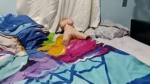 l0c0fundias online show from September 23, 7:55 am