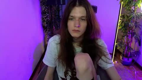 l1l2th online show from July 11, 2:42 pm