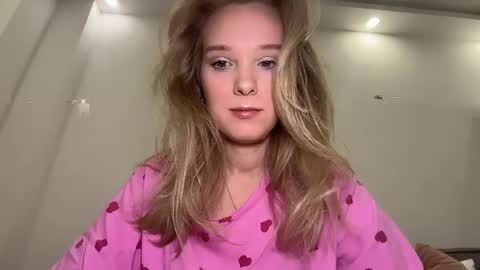 lina online show from May 2, 6:24 pm