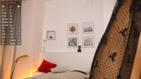 Snapshot of l1ttle_kiki chatting on March 16, 5:44 am Viktoria White online show from March 16, 5:44 am