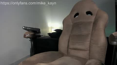 Snapshot of l3m0nb0y_ chatting on October 19, 3:29 am l3m0nb0y_ online show from October 19, 3:29 am