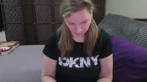 Snapshot of l4dyc4pricorn76 chatting on February 23, 1:47 am l4dyc4pricorn76 online show from February 23, 1:47 am