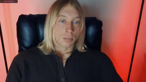 Snapshot of l_adonis_l chatting on April 20, 8:39 am Adonis online show from April 20, 8:39 am