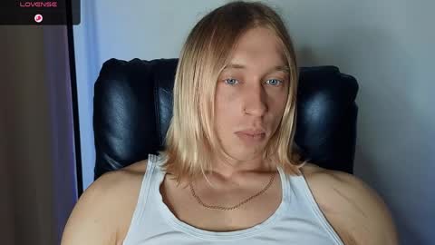 Snapshot of l_adonis_l chatting on May 9, 9:47 am Adonis online show from May 9, 9:47 am