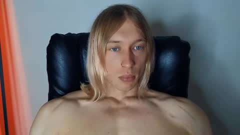 Snapshot of l_adonis_l chatting on May 27, 7:16 am Adonis online show from May 27, 7:16 am