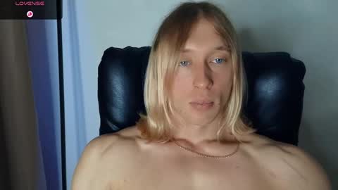 Snapshot of l_adonis_l chatting on May 28, 9:39 am Adonis online show from May 28, 9:39 am