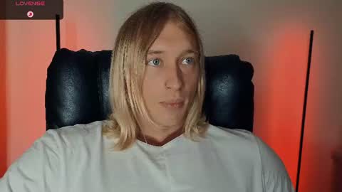 Snapshot of l_adonis_l chatting on June 11, 9:29 am Adonis online show from June 11, 9:29 am