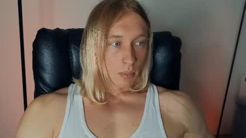 Snapshot of l_adonis_l chatting on June 29, 7:58 am Adonis online show from June 29, 7:58 am