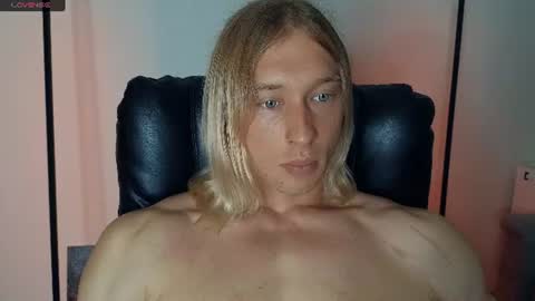Snapshot of l_adonis_l chatting on June 30, 8:15 am Adonis online show from June 30, 8:15 am