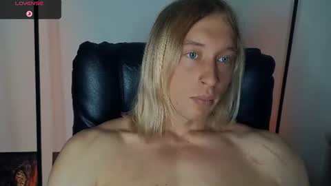 Snapshot of l_adonis_l chatting on July 6, 6:43 am Adonis online show from July 6, 6:43 am