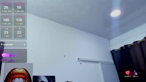 Snapshot of la_mazona chatting on January 24, 8:22 pm AMAZONA online show from January 24, 8:22 pm