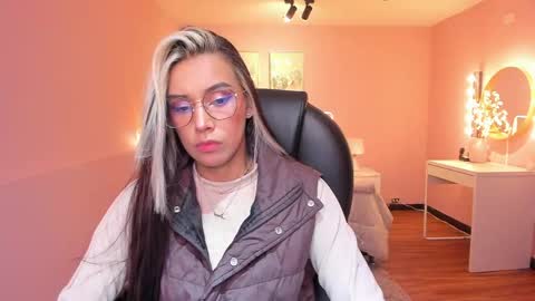 T A T I A N A online show from May 17, 11:28 am