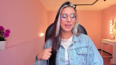 T A T I A N A online show from May 19, 11:27 am