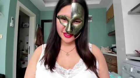 Snapshot of la_mystique chatting on March 21, 9:58 am Simply Di online show from March 21, 9:58 am