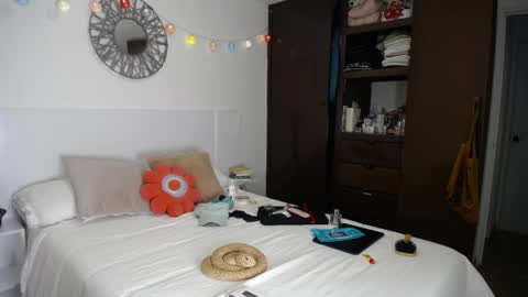 Catalina online show from April 12, 3:33 am