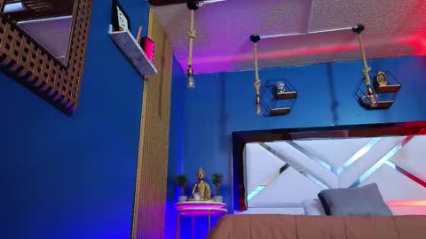 Cris  online show from February 4, 11:05 am