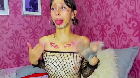 Snapshot of labellee_ chatting on December 13, 5:16 am LABELLE online show from December 13, 5:16 am