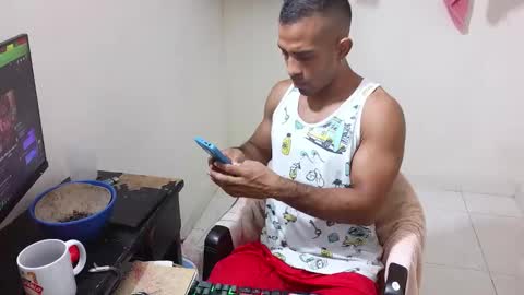 Snapshot of lacasadelosmunecosbq chatting on February 14, 11:56 pm Bruno Smith online show from February 14, 11:56 pm